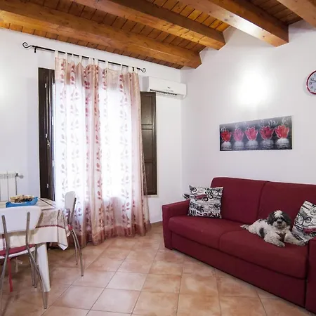 The House Of Castle Apartment